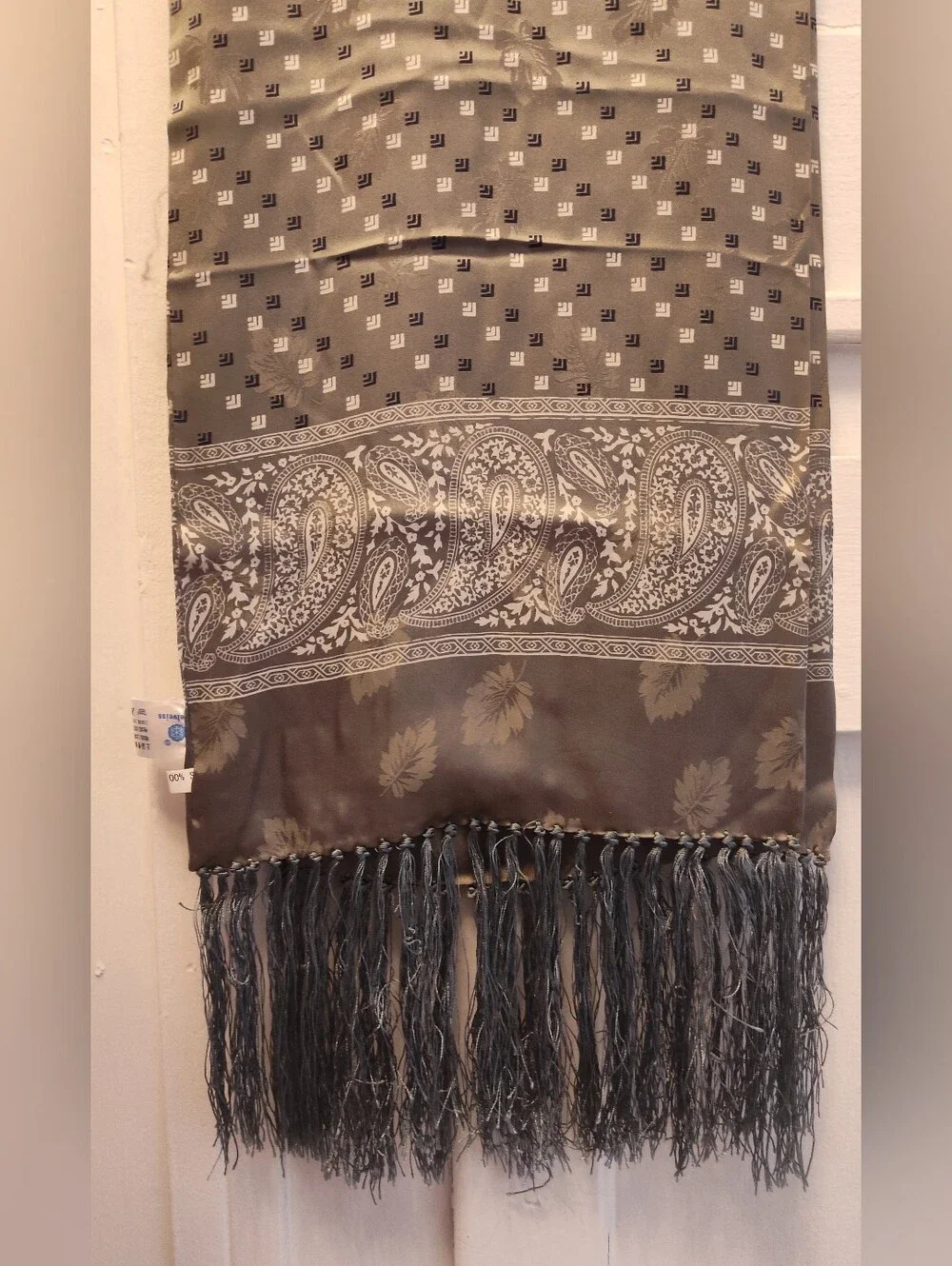 Men's Vintage Edelweiss Gray Leaf Design Fringe Silk Scarf